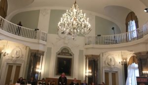 Pszichoszamóca Bagdy Emőke aranydiplomaosztó